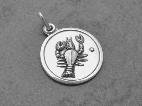 Silber Anhänger Sternzeichen Krebs rund, mit graviertem Krebs-Motiv, Hersteller Juwelier Harnisch, ideal für Liebhaber des Sternzeichens Krebs.