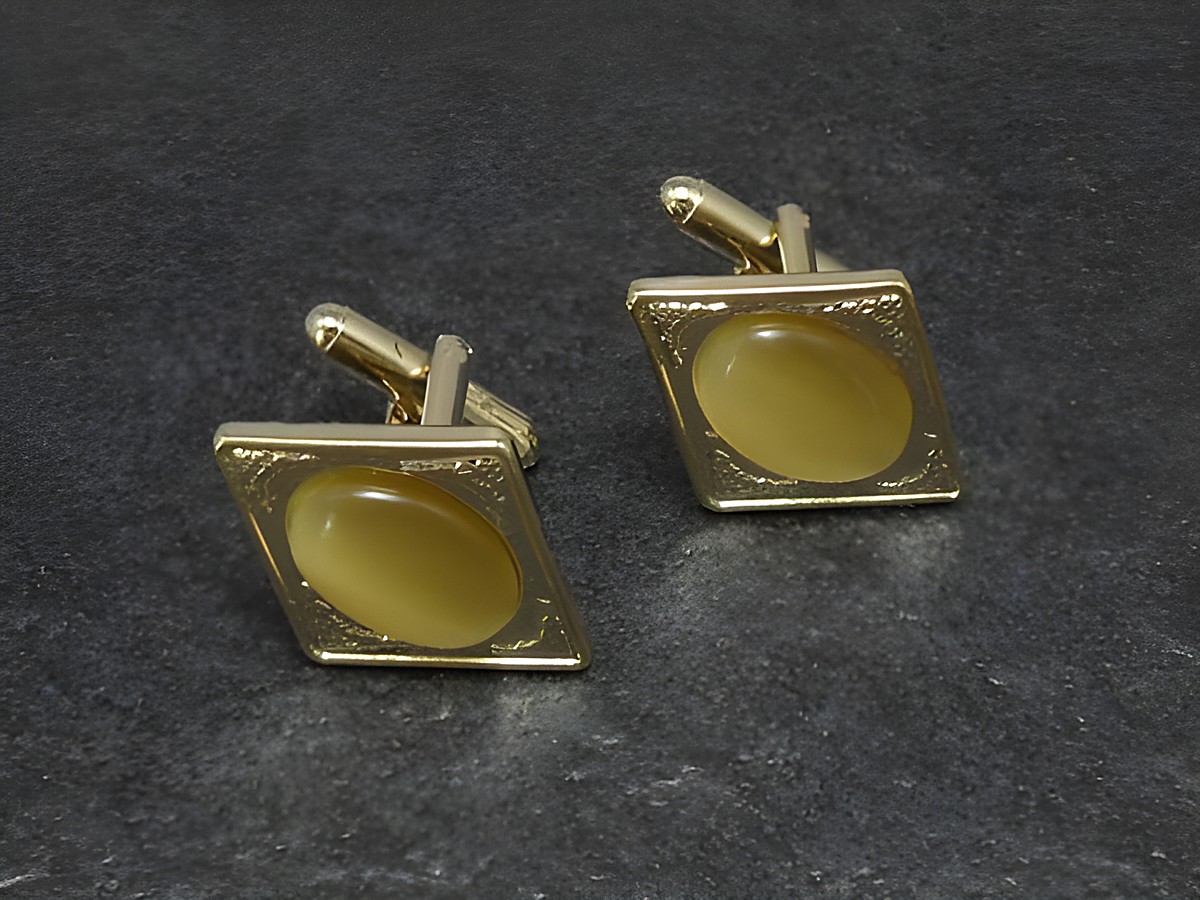 Manschettenknöpfe in gelb mit einem Design von 25,9 mm, goldfarben, hergestellt von Juwelier Harnisch, elegant und stilvoll für besondere Anlässe.