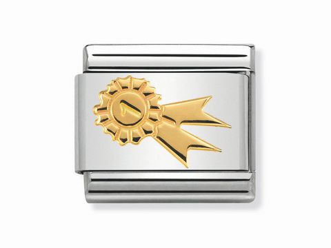 Classic Turnierschleife in Gold von Nomination zeigt eine Medaille mit einer Schleife auf einer silbernen Basis, symbolisiert den ersten Preis mit eleganten Details.