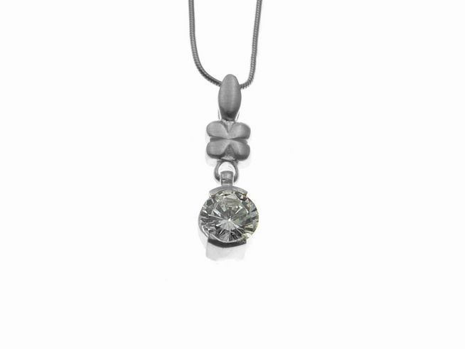 Kette mit Anhänger Blumenglanz aus Sterling Silber, verziert mit Zirkonia. Das filigrane Design zeigt einen runden, funkelnden Stein. Länge der Kette beträgt 42 cm. Hersteller: Juwelier Harnisch.