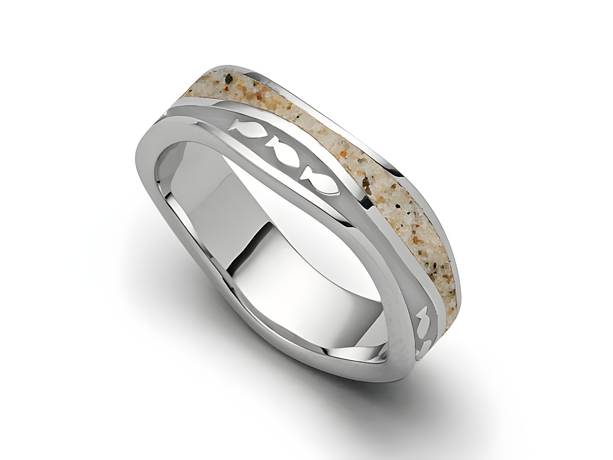 Sterling Silber Ring von DUR mit Wellen-Design und Fischschwarm-Motiv, eingefasst mit Strandsand. Größe 60, glänzendes Silber und matte Sandfläche kombinieren stilvolle Eleganz.