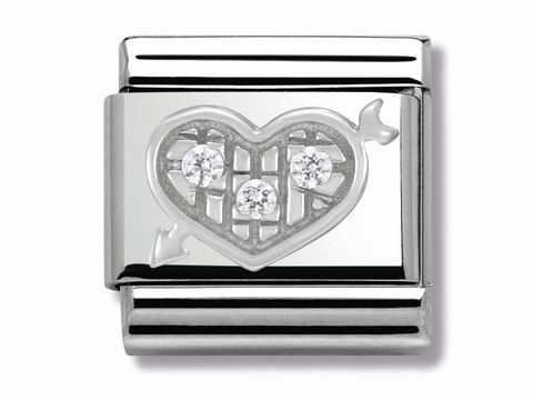 Zirkonia Herz mit Pfeil in Weiß auf hochwertigem Silber, ideal für eine stilvolle Ergänzung von Schmuckstücken, Hersteller: Nomination, Silvershine Motive, Modell Classic.
