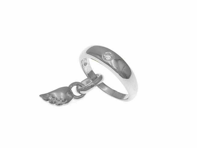 Taufring mit Flügel aus rhodiniertem Sterling Silber, poliert, verziert mit Zirkonia, Hersteller Juwelier Harnisch, Silber mit Anhänger.