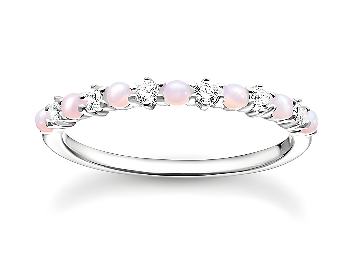 Thomas Sabo Charming Ring aus Sterling Silber mit Glas-Keramik Steinen und Zirkonia. Eleganter Ring in Größe 48 mit zarten, schimmernden Perlen und funkelnden Zirkonia.