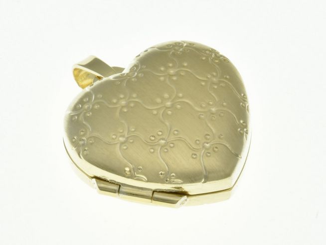 Medaillon in Herzform aus Sterling Silber, gelbgold vergoldet, teilmattiert und elegant, Hersteller Juwelier Harnisch, mit filigranem Muster.
