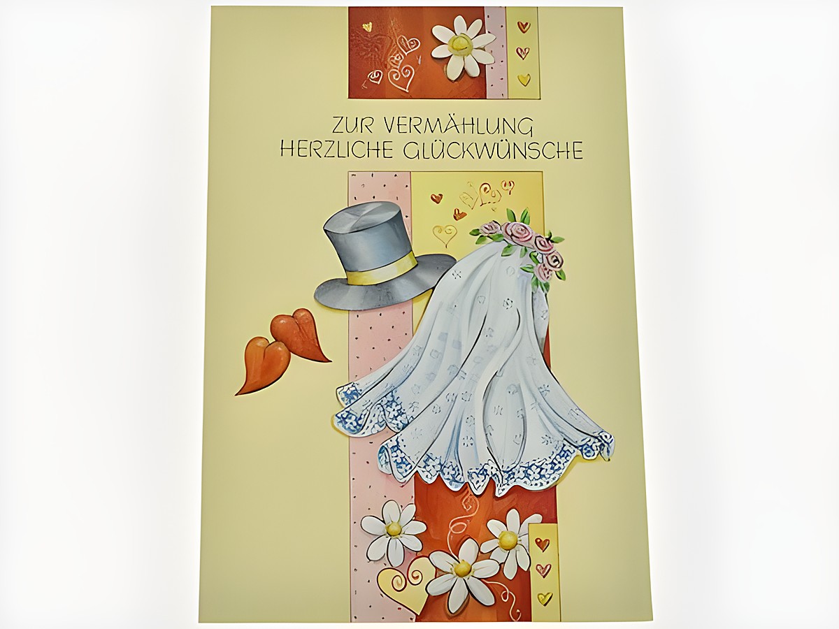 Hochzeitskarte mit einem Zylinder und einem Schleier, verziert mit Blumen und Herzen, beschriftet mit zur Vermählung herzliche Glückwünsche, Hersteller Juwelier Harnisch.