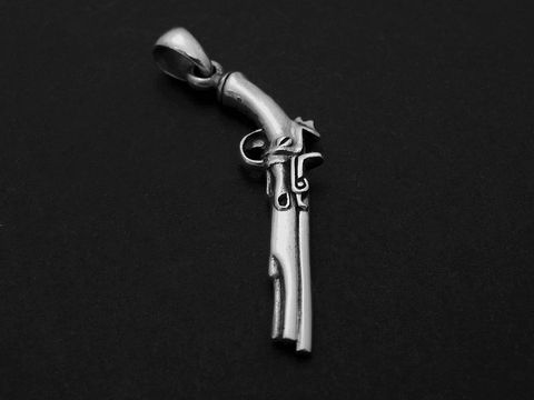 Silber Anhänger in Form einer Pistole, originell gestaltet als Revolver, Hersteller Juwelier Harnisch, ideal für sportliche Ausdrücke.