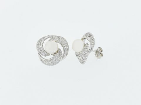 Silber Ohrringe rund mit nobel Süßwasser Zuchtperle und Zirkonia, von Juwelier Harnisch, stilvolles und elegantes Design für besondere Anlässe.