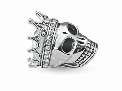 Karma Bead von Thomas Sabo, Totenkopf mit Krone, aus Silber und verziert mit Steinen, für stilvolle Schmuckkreationen.