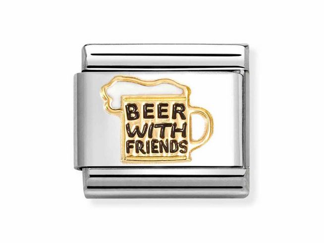 Eine Emaille-Gravur mit einem Bierkrug und dem Schriftzug Beer with Friends auf einem silbernen Hintergrund, hergestellt von Nomination, ideal für die Kategorie Essen und Trinken.