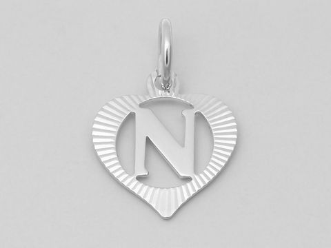 Silber Anhänger in Herzform mit dem Buchstaben N, diamantiert, aus 925 Silber, hergestellt von Juwelier Harnisch.