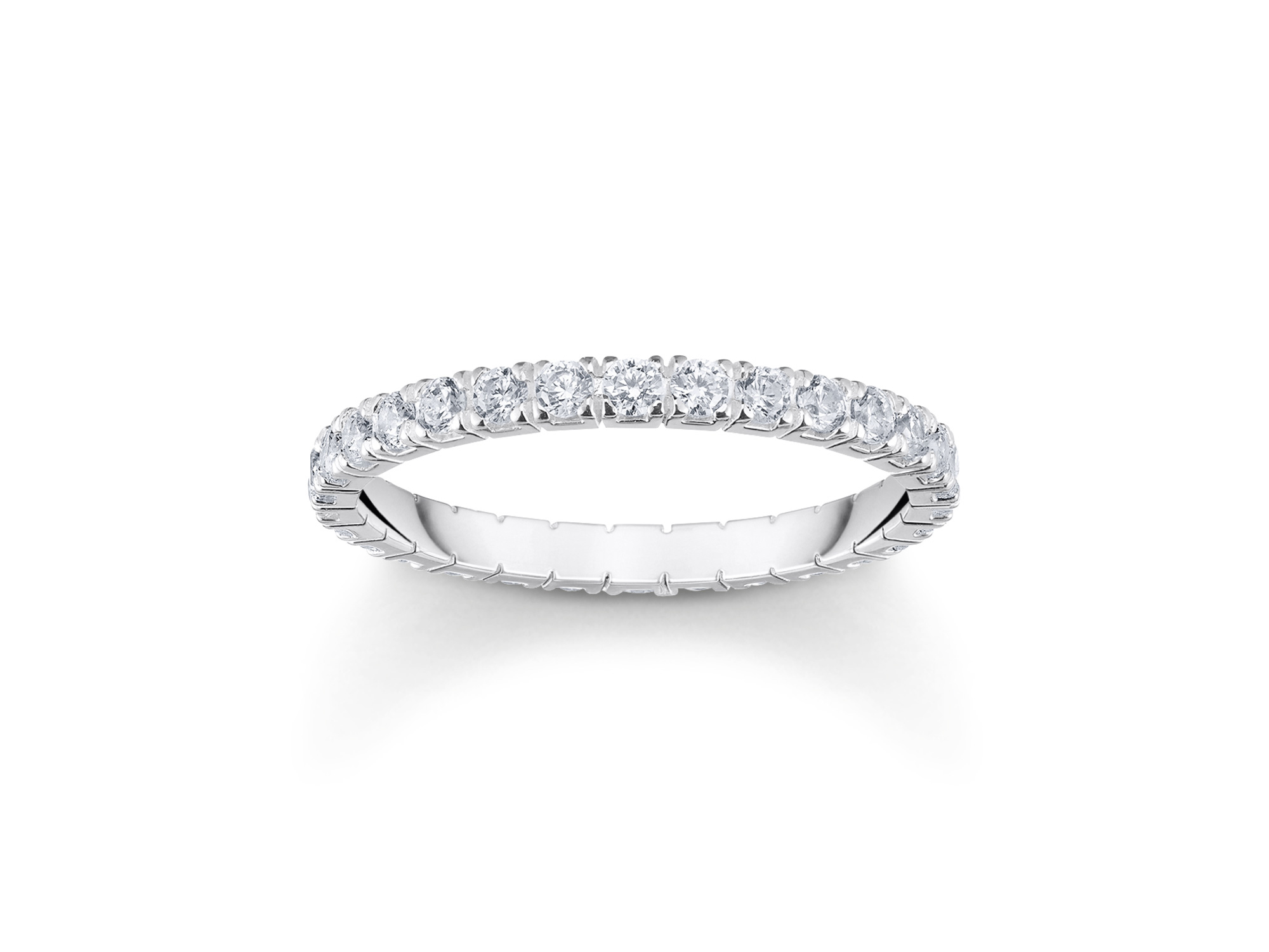 Thomas Sabo TR2467-051-14-60 SPARKLING WHITE Ring - Weiß - Silber + Zirkonia - Gr. 60 Der Thomas Sabo Ring TR2467-051-14-50 SPARKLING WHITE ist aus hochwertigem Silber gefertigt und mit glitzernden Zirkonia-Steinen besetzt, Größe 50, ideal für elegante Anlässe.