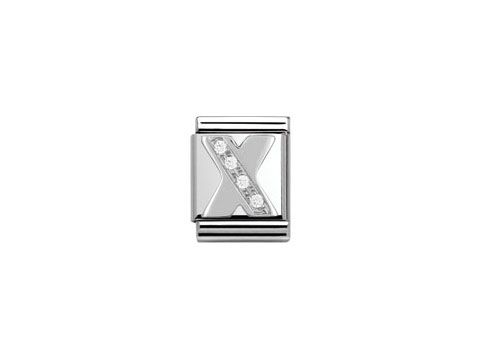 Sterling Silber Nomination Big Charm mit Zirkonia in Form eines X. Die zeitlose Gestaltung verleiht jedem Armband einen eleganten Akzent und macht es zu einem idealen Schmuckstück.
