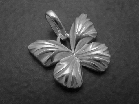 Silber Anhänger großer Schmetterling plastisch teilmattiert Hersteller Juwelier Harnisch Tiere.