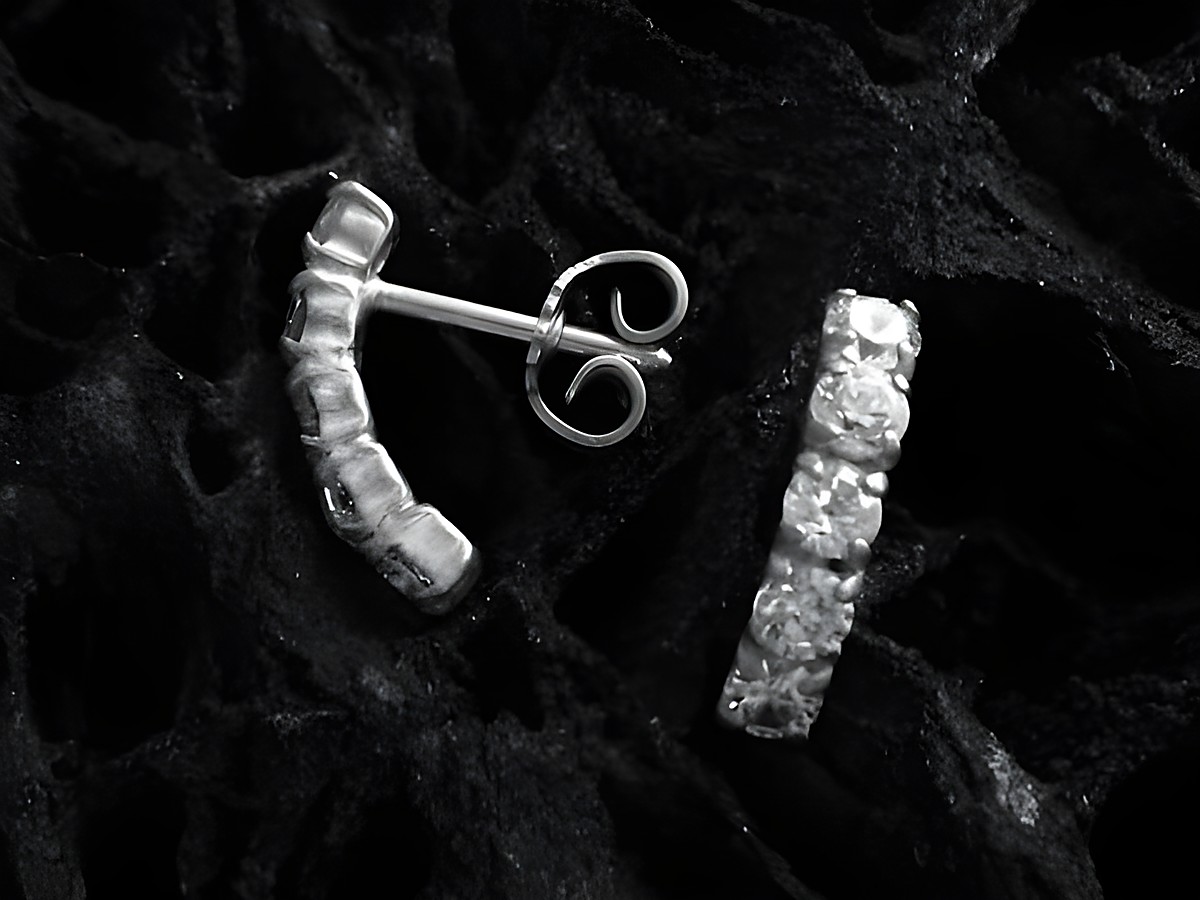 Ohrstecker aus 1,4 cm Sterling Silber mit Funkeltraum Zirkonia von Juwelier Harnisch, elegant und zeitlos, perfekt für besondere Anlässe.