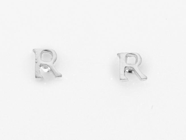 Ohrringe Ohrstecker Buchstabe R aus Silber 925 mit Initialien, hergestellt von Juwelier Harnisch, elegantes Design für jeden Anlass.