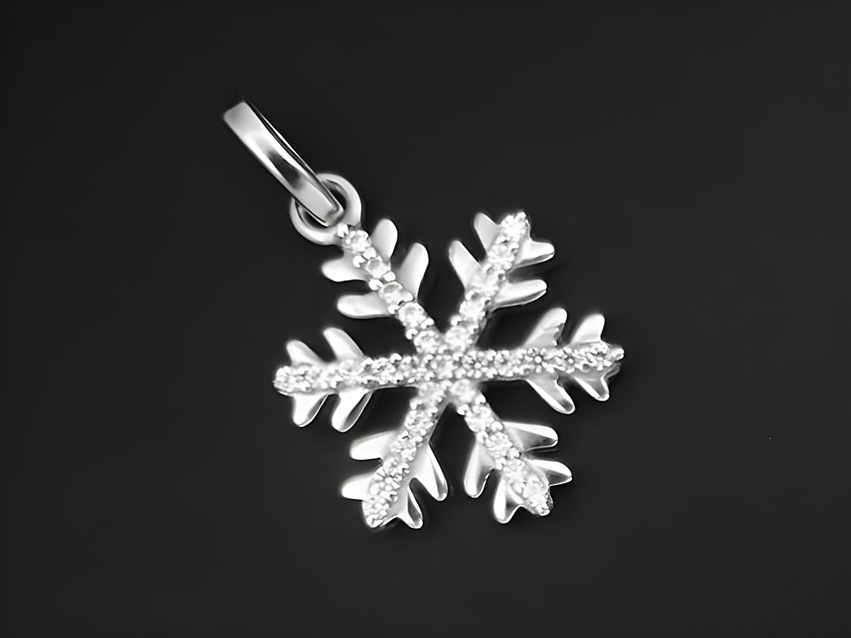 Schneeflocke Anhänger aus 925 Sterling Silber, rhodiniert, winterlich gestaltet mit Zirkonia, Hersteller Juwelier Harnisch, ideal für festliche Anlässe und als modisches Accessoire.