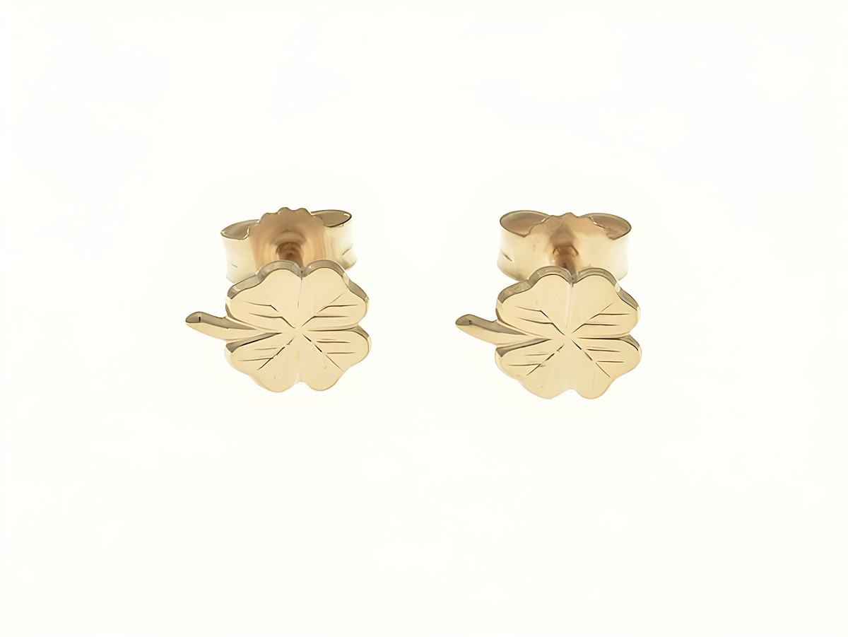 Kleeblatt Glücksbringer Ohrstecker aus Sterling Silber in Roségold für Kinder, gefertigt von Juwelier Harnisch, symbolisieren Glück und Freude.