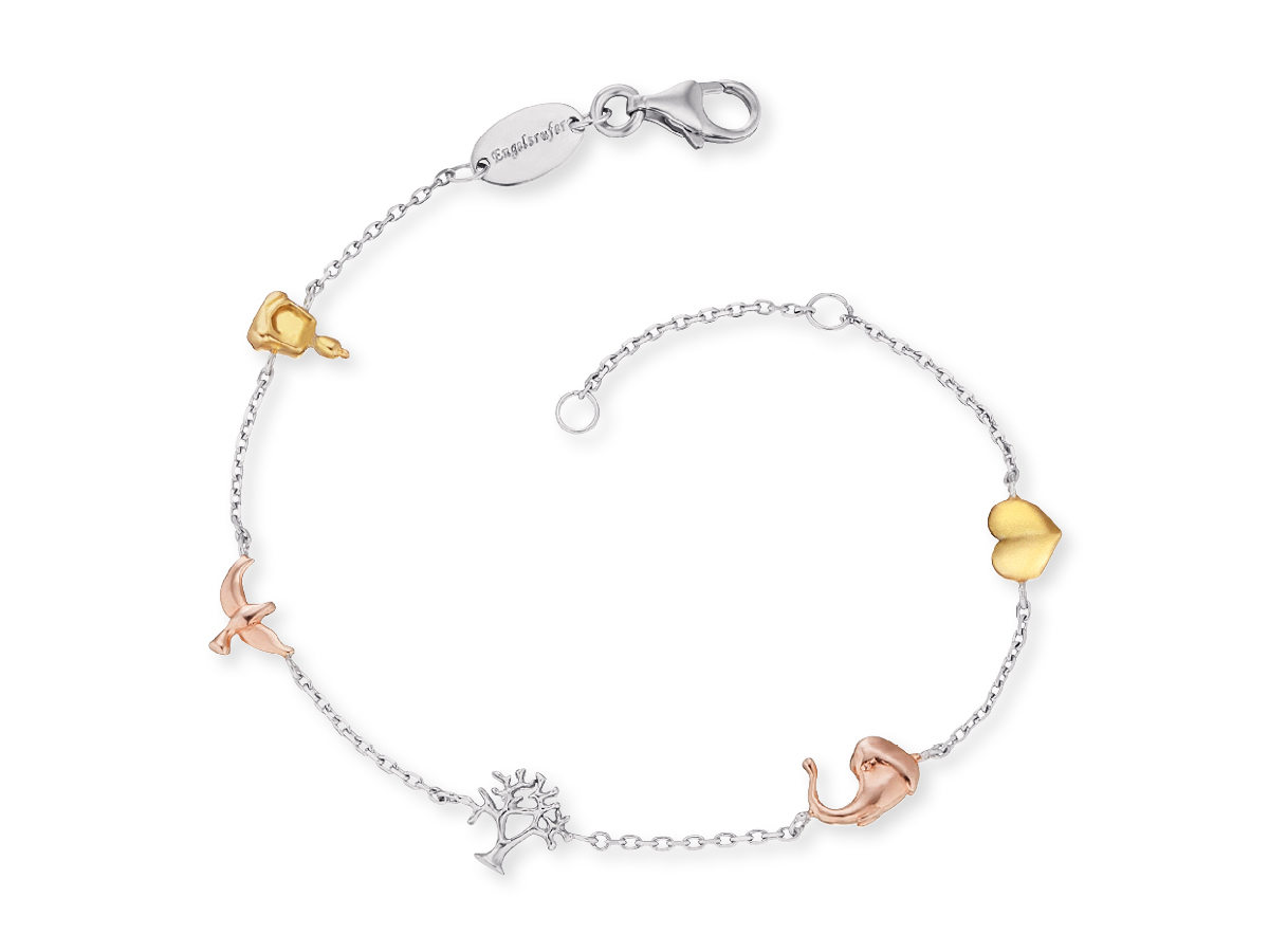 Ein filigranes Tricolor Armband von Engelsrufer mit verschiedenen Anhängern wie einem Lebensbaum, einem Herz, einem Elefanten und Vögeln, gefertigt aus Silber, Gold und Roségold, Länge 17 cm.