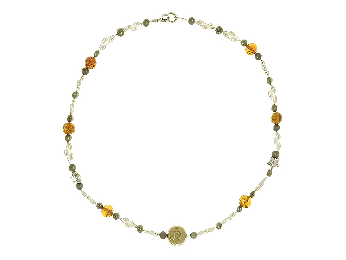 Perlenkette aus Süßwasser-Zuchtperlen in Weiß, Grün und Orange, 41 cm lang, mit Bernstein und silbernen Akzenten, Hersteller Juwelier Harnisch, kombiniert mit dekorativen Steinen. – Ansicht 2