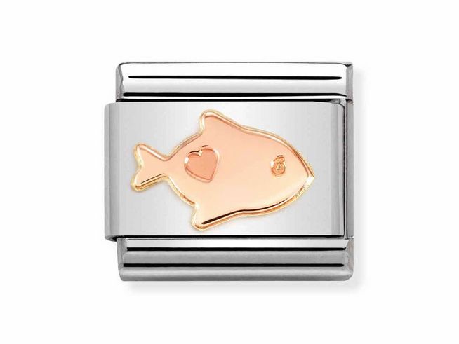 Edelstahl Charm von Nomination in Roségold mit einem Fischmotiv. Der Fisch hat ein Herzsymbol. Stilvolles Accessoire für persönliche Armbänder. Ideal für Tierliebhaber.