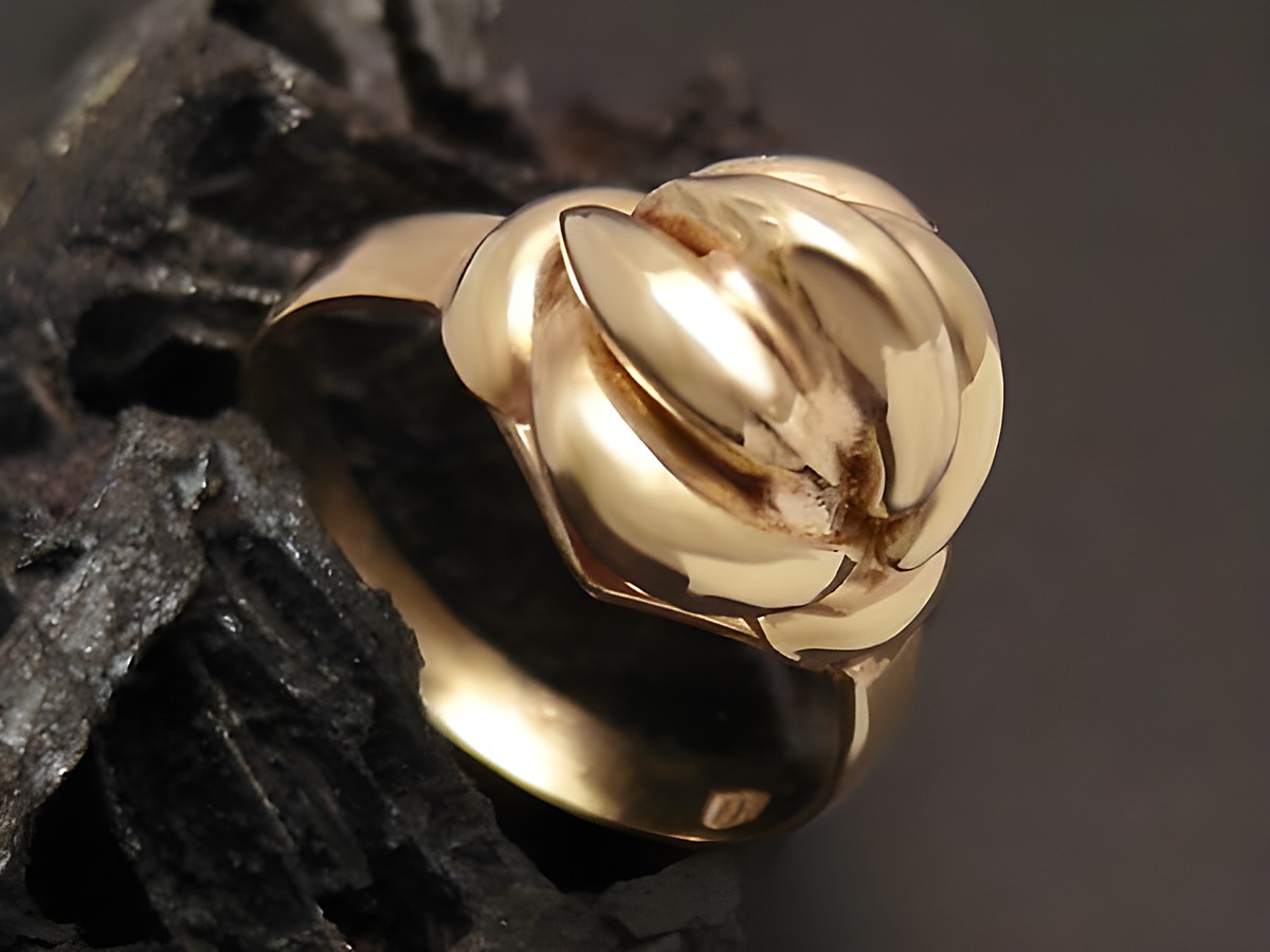 Opulenter Goldring aus Gold 333 in Größe 54, Hersteller Juwelier Harnisch, bis Größe 54/17,5, zeichnet sich durch eine elegante, blütenförmige Gestaltung aus.