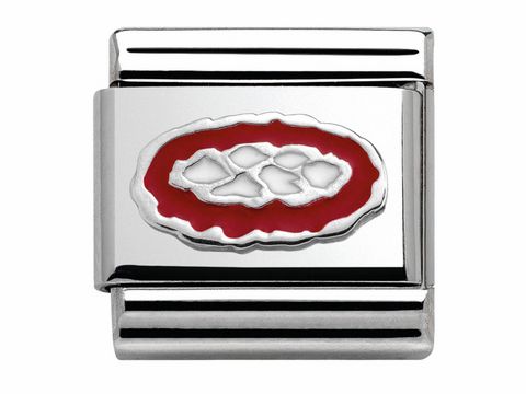 Classic SilverShine Pizza Emaille Symbol mit rotem Hintergrund und silbernem Rand, verziert mit einem Pizzastück, hergestellt von Nomination, ideal für jeden Pizza-Liebhaber.
