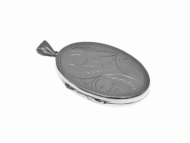 Medaillon in ovaler Form aus Silber mit einem eleganten Rankenmuster, geeignet für zwei Fotos, Hersteller Juwelier Harnisch, zeitloses Design.