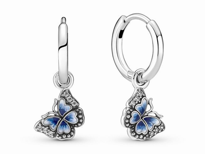 Pandora Blaue Schmetterling-Ohrringe aus Silber mit Emaille und Zirkonia in Blau, Pettit Schmetterlingsdesign, hängend an einem klassischen Stecker.