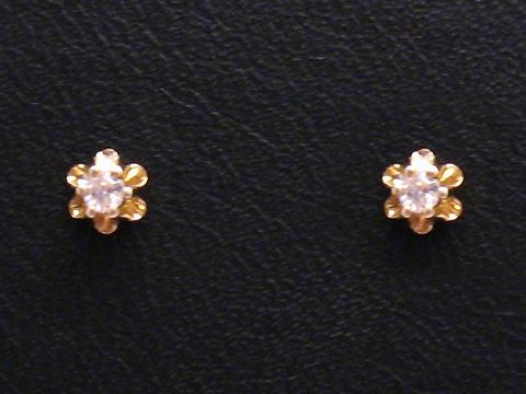 46733-0 Gold Ohrringe Gold 585 mit einem Gesamtgewicht von 0,04 ct. Diamanten, vom Hersteller Juwelier Harnisch, Brillant und Diamant, im floralen Design.