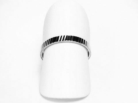 Silber Zehenring rhodiniert mit Diamantschliff, elegant und modern, geeignet als Fußschmuck, hergestellt von Juwelier Harnisch, stilvolle Akzentuierung für die Füße.