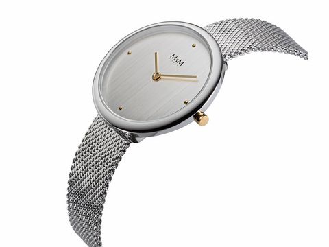 Elegante M&M Damenuhr M11944-162 mit einem minimalistischen Ziffernblatt in Silber und einem glanzvollen Milanaiseband aus Edelstahl, perfekt für jeden Anlass.