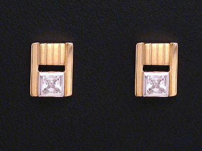 Gold Ohrringe traumhaft DESIGN Zirkonia mit modernem Look, Hersteller Juwelier Harnisch, elegant und funkelnd, perfekt für spezielle Anlässe und den Alltag.