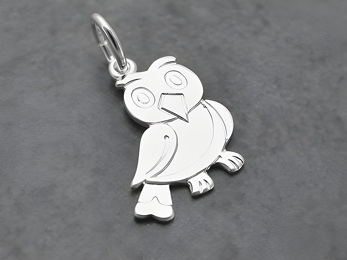 Silber Anhänger - Eule - tierisch - teilmattiert, Hersteller: Juwelier Harnisch, dargestellt in einer minimalistischen Form mit großen Augen und einem freundlichen Ausdruck.