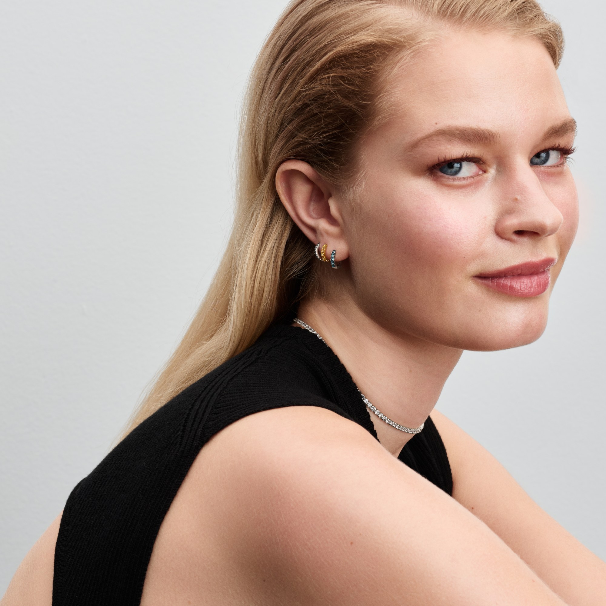 Pandora schmale hellblaue Creolen Huggi - Sterling Silber – Ansicht 4