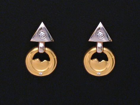 Gold Ohrringe zeitlos DESIGN bicolor mit Zirkonia von Juwelier Harnisch, stilvolles Design mit geometrischen Formen und glänzender Oberfläche, ideal für jede Gelegenheit.