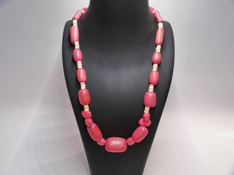 Holzkette Multiform 120 mm naturbraun-rot 60 cm Holz Schmuck von Hersteller Juwelier Harnisch, mit bunten Elementen und einem interessanten Design, ideal für jeden Anlass.