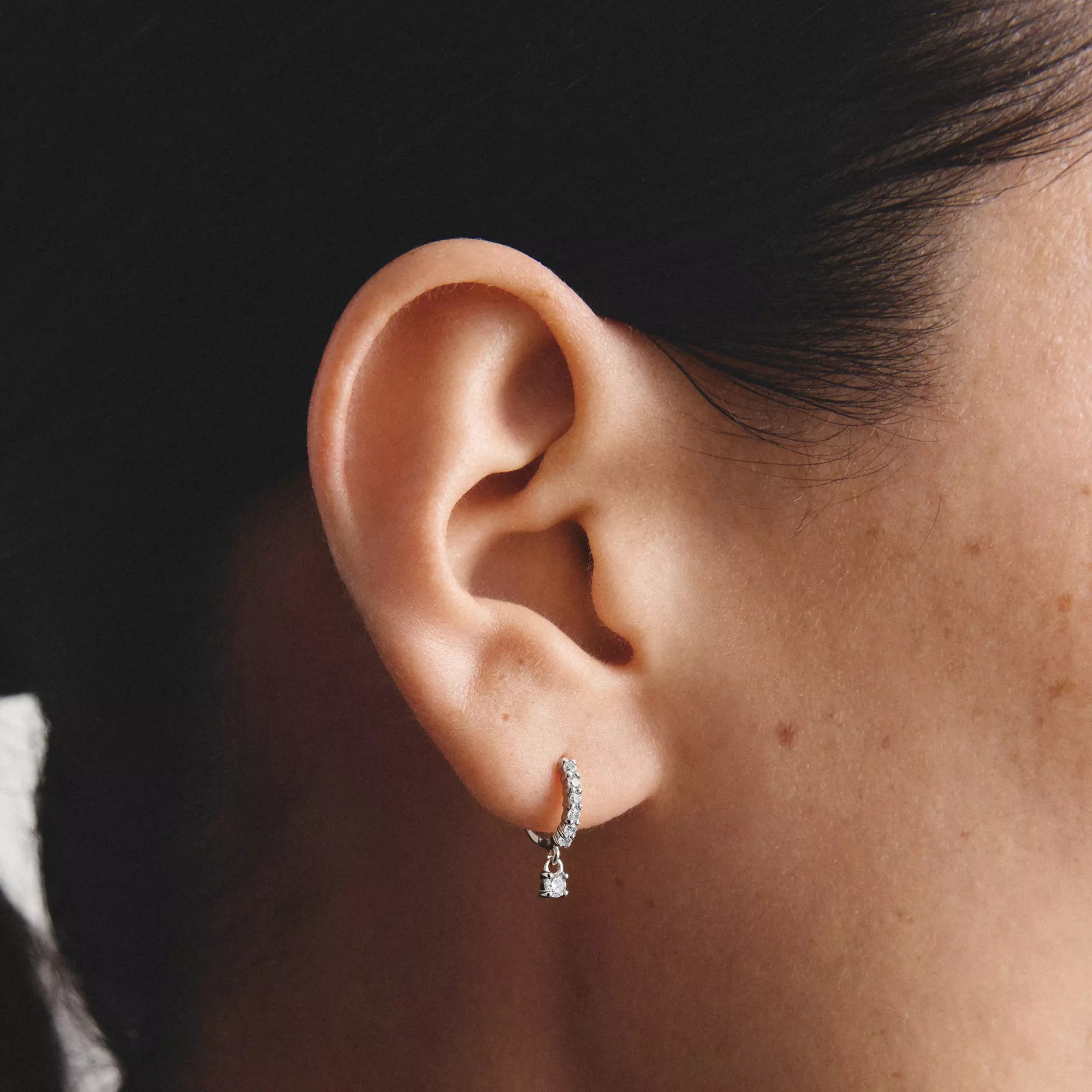 Thomas Sabo Creolen mit weißem Zirkonia im Brillantschliff – Silber – Ansicht 5