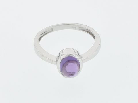 Silber rhodiniert Ring in Größe 52 mit ovalem Amethyst, elegant und edel, hergestellt von Juwelier Harnisch, geeignet bis Größe 52, Farbnuance violett.