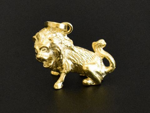 Löwe Gold Anhänger Handarbeit 750 Gold Hersteller Juwelier Harnisch Tiere detailreiche Verarbeitung und glänzende Oberfläche. Ideal als Schmuckstück oder Geschenk.