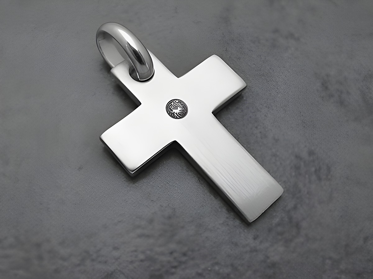 Kreuz Anhänger aus 28 mm Sterling Silber rhodiniert mit weißem Zirkonia, ausdrucksstark und elegant, Hersteller Juwelier Harnisch, ideal als Schmuckstück oder Geschenk.