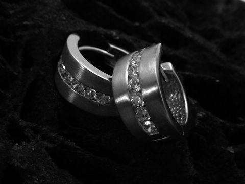 Creole Sterling Silber rhodiniert mattiert mit Zirkonia, Durchmesser 14mm, Hersteller Juwelier Harnisch, ideal für zeitlosen Schmuckstil bis 15mm.