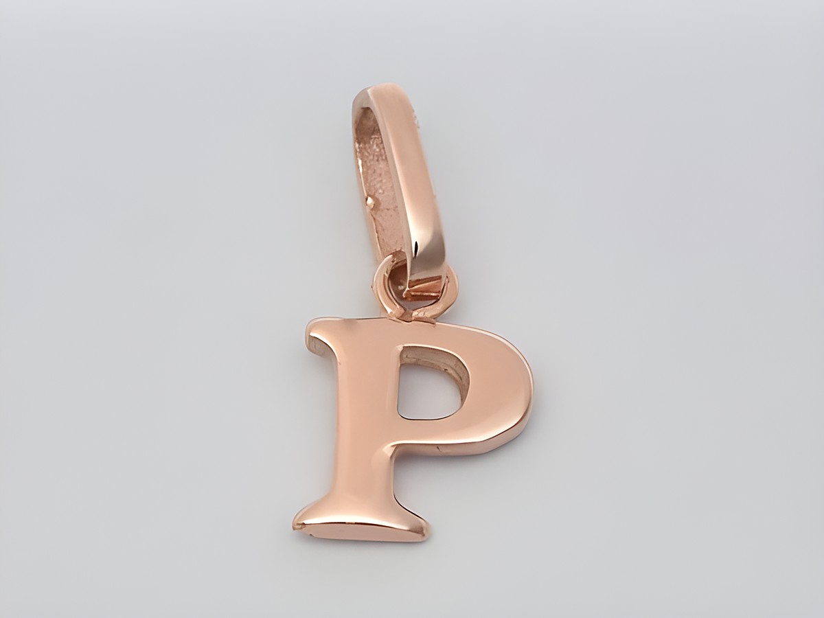 Buchstabenanhänger P aus 925 Sterling Silber rosé vergoldet, Hersteller Juwelier Harnisch, elegant und zeitlos. Ideal als persönliches Geschenk oder zur individuellen Schmuckgestaltung.