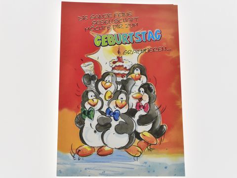 Fröhliche Pinguine feiern einen Geburtstag, umgeben von einer bunten Torte und bunten Luftballons. Die Karte trägt den Text "Die ganze feine Gesellschaft möchte dir zum Geburtstag gratulieren".