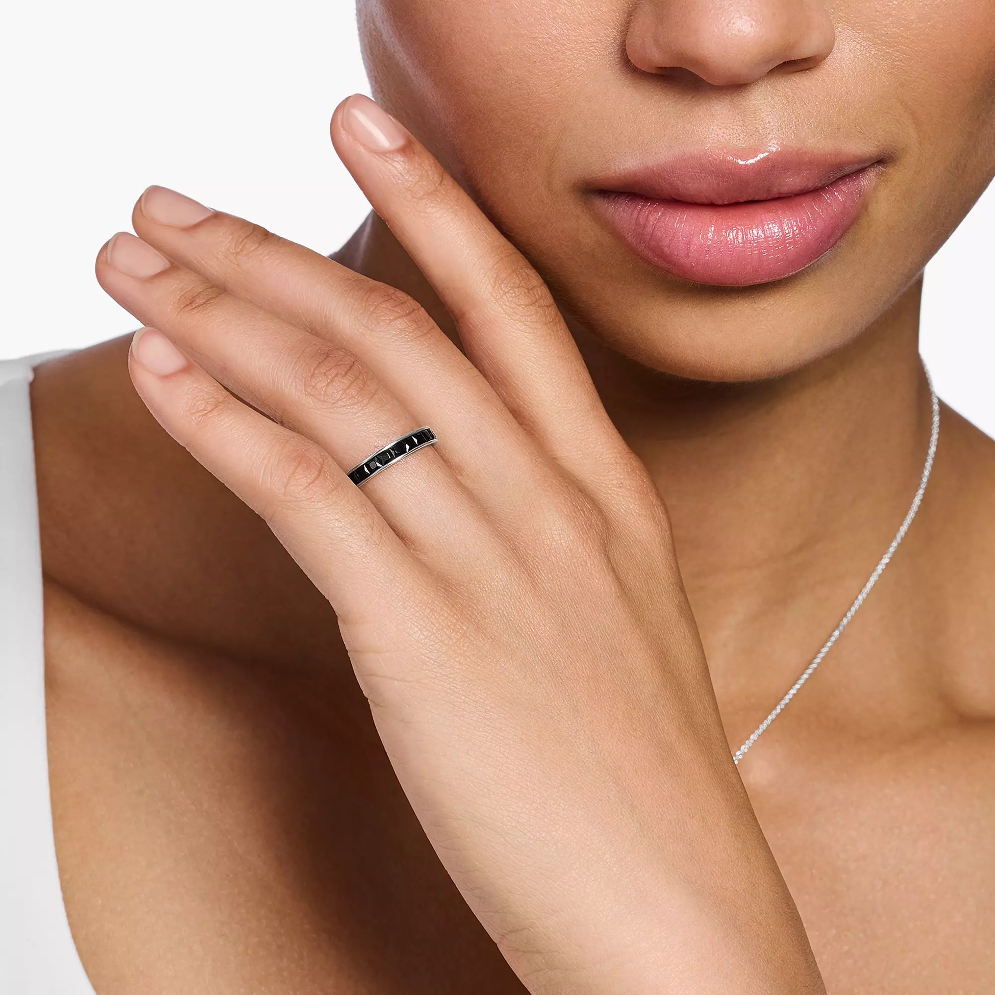 Thomas Sabo Ring mit schwarzen Steinen Pavé Silber – Zirkonia – Ansicht 2