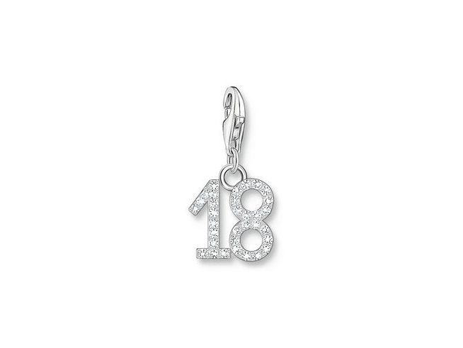 Silberner charmanhänger von Thomas Sabo mit der Zahl 18, verziert mit funkelnden Zirkonia-Steinen, geeignet für eine besondere Anlass oder als persönliches Geschenk.