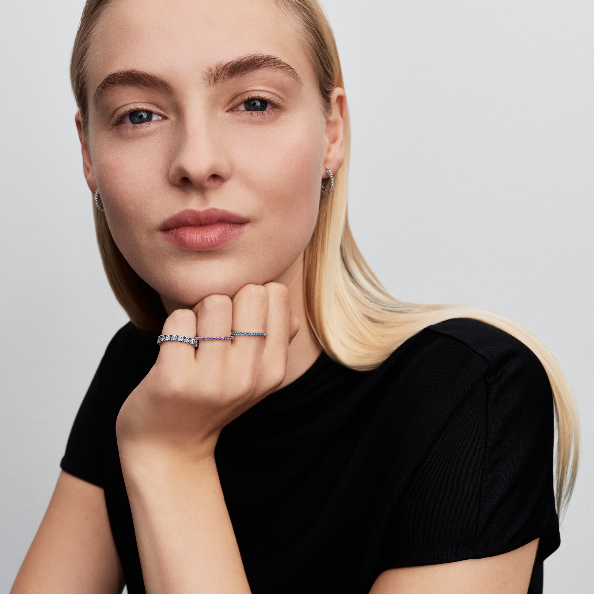 Pandora Funkelnder aquamarinfarbener Halb-Eternity-Ring synth. Kristall - Blau – Ansicht 4