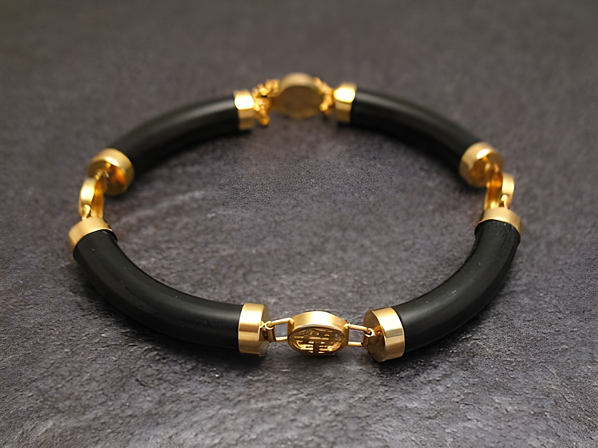 Onyx Armband - Mystik - schwarz 21 cm - schlicht, Hersteller: Juwelier Harnisch, Armband mit Edelsteinen, elegant in schwarz mit goldenen Akzenten, ideal für jeden Anlass.