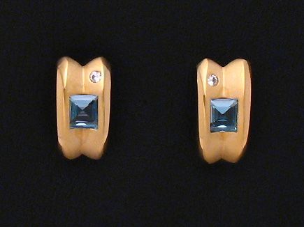 Gold Ohrringe feminin mit Edeltopas in quadratischer Form und Zirkonia, Hersteller Juwelier Harnisch, stilvolles Design für elegante Anlässe.