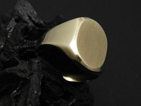 Gold Ring Oval Goldring klassisch Gr. 56, Hersteller Juwelier Harnisch bis Gr. 56/18, zeitloses Design, leicht gebogen, mattierte Oberfläche, elegant und hochwertig.